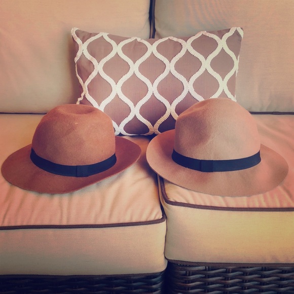 Mudd Accessories - 100% Wool Hat in Brown or Tan